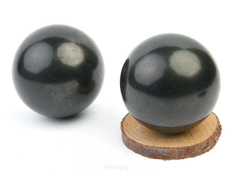 Larger balls of polished shungite (approx. 6cm)