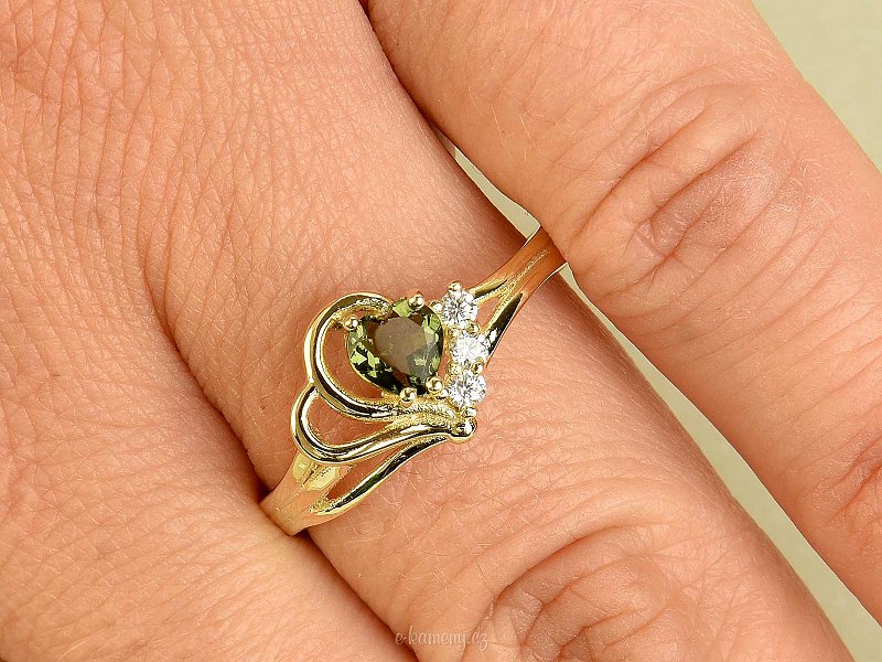Vltavaine gold ring with zircons size 62, Au 585/1000 14 carats 3.21g
